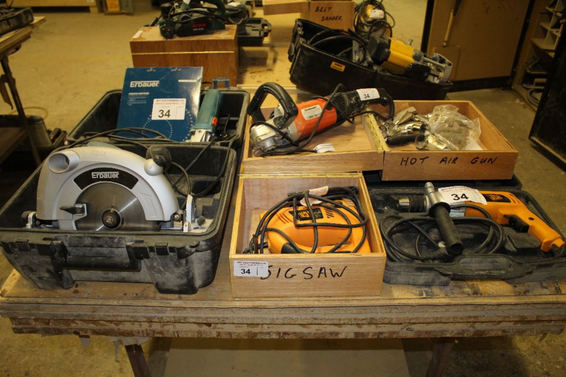 a qty of various power tools incl. an Erbauer circular saw with spare blade, a Silverline angle