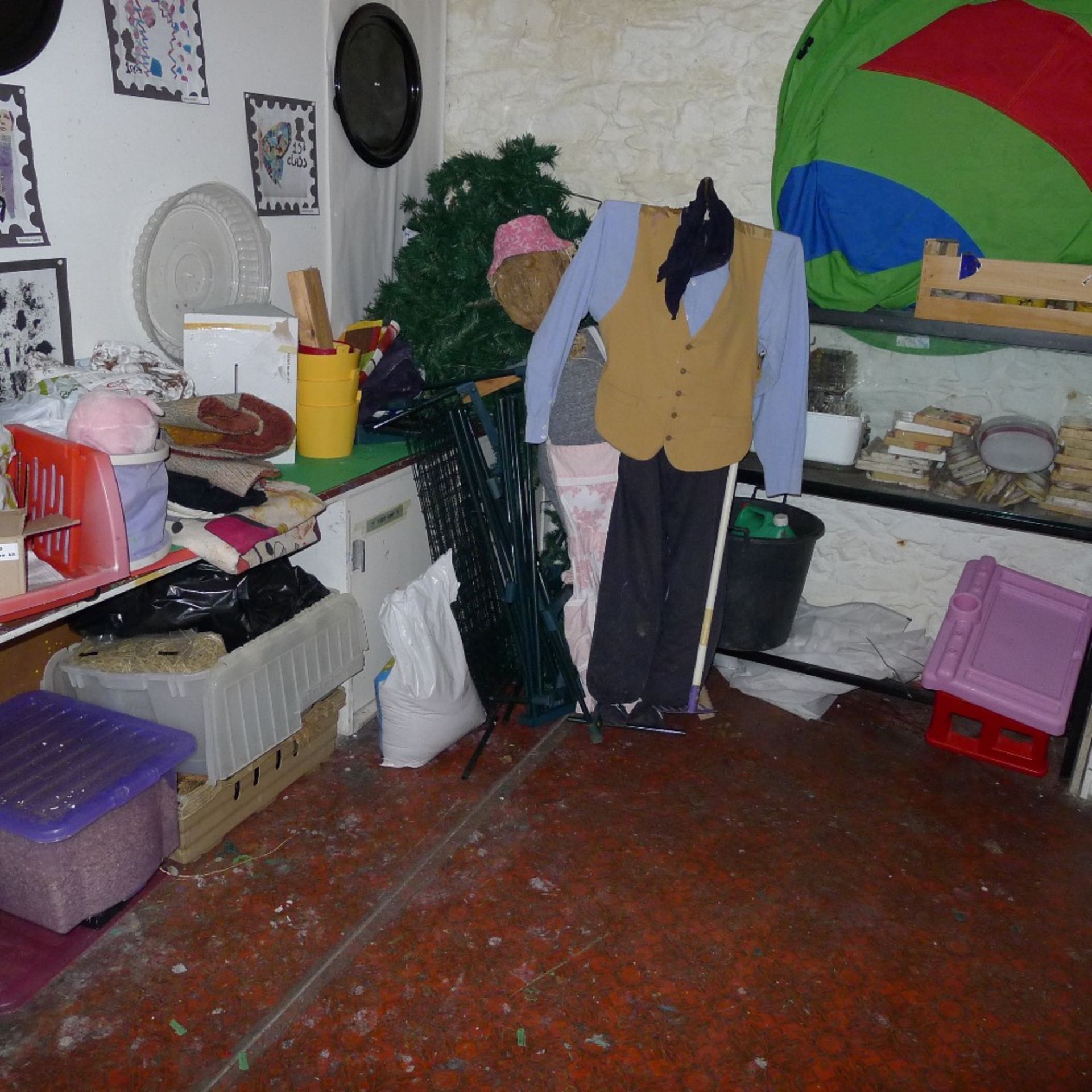 a large qty. of misc. art room equipment and materials etc. (located in junior art room) - Image 5 of 5