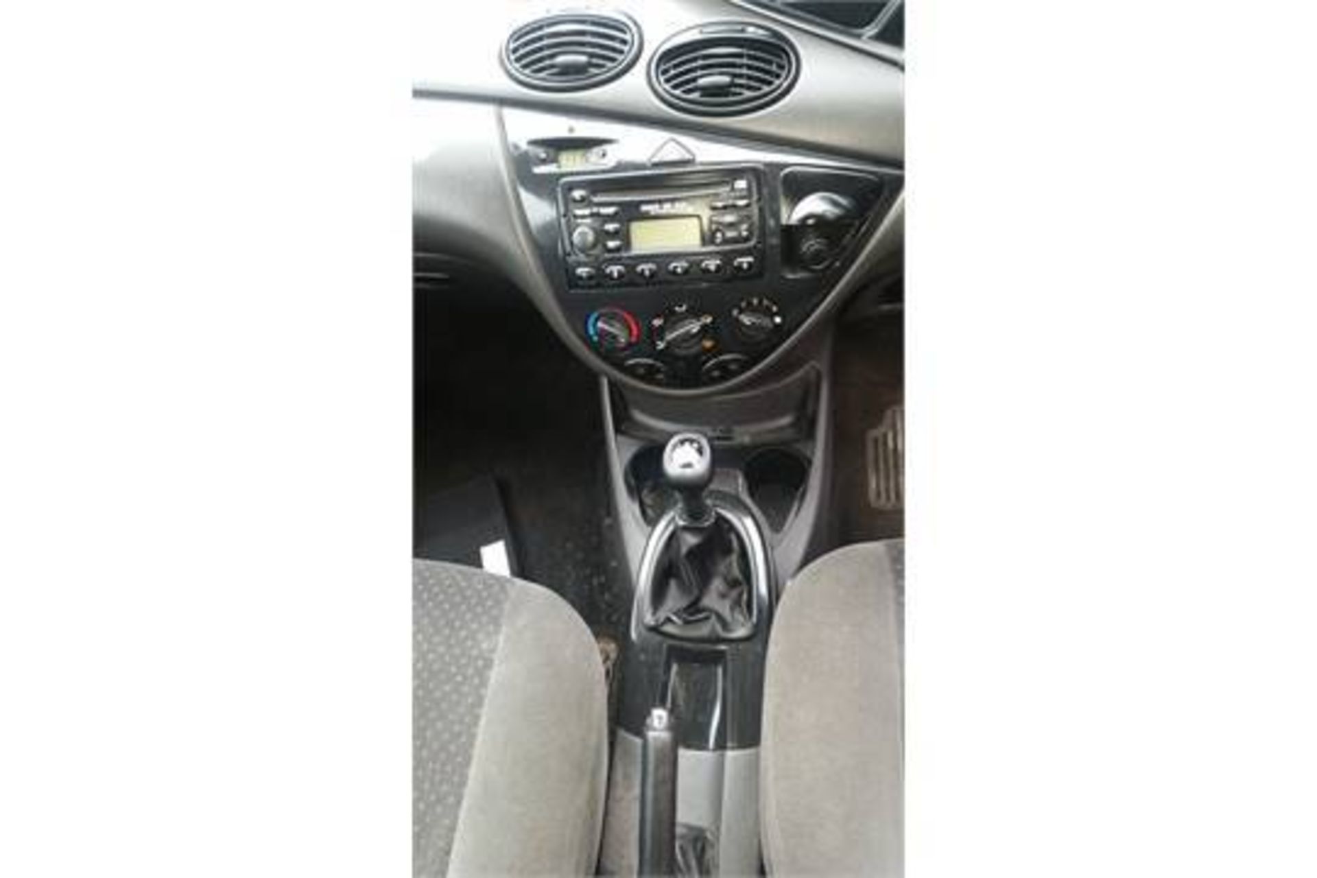 FORD FOCUS 5 DOOR - Image 6 of 8