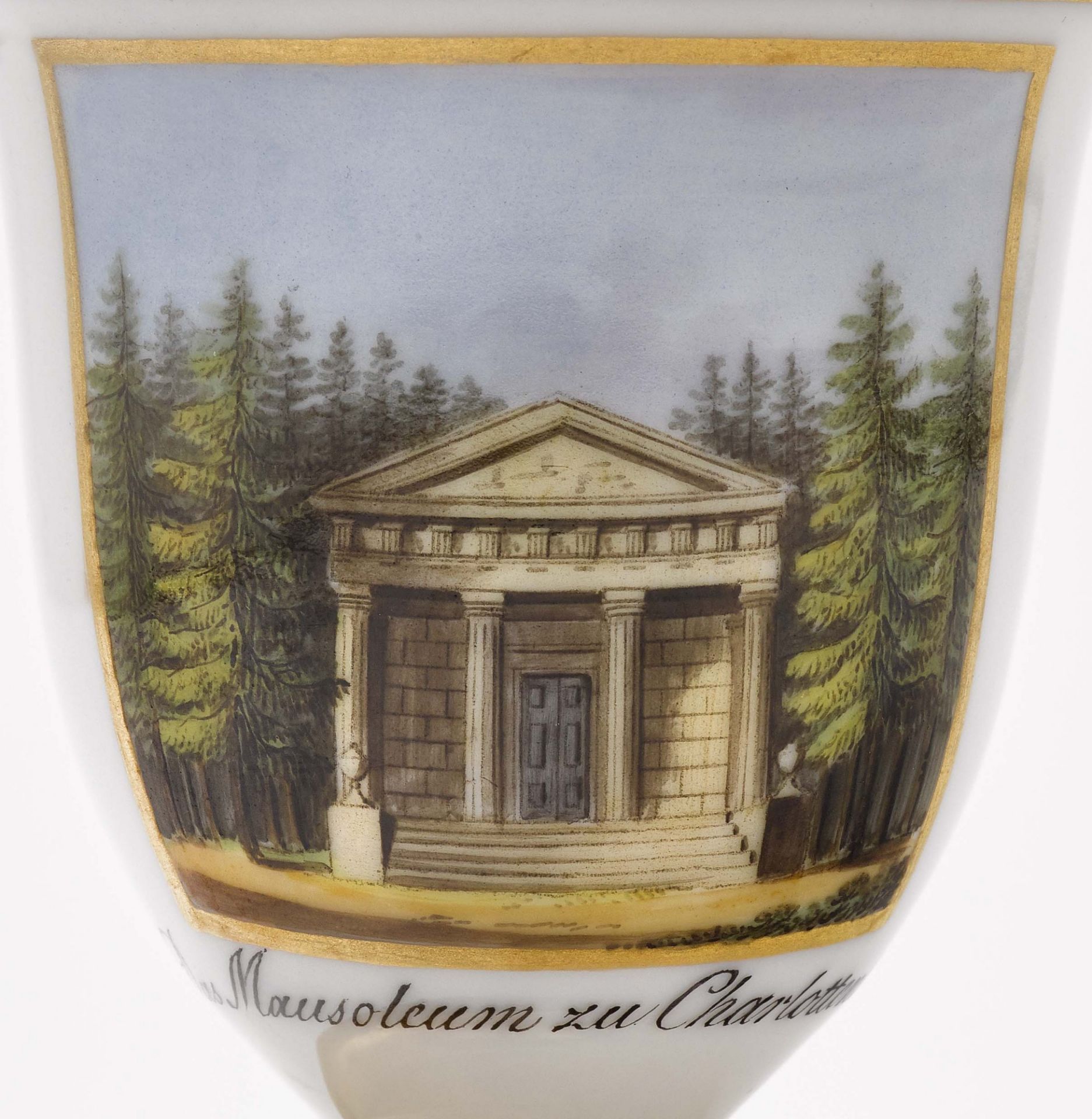 Ansichtentasse und Untertasse "Das Mausoleum zu Charlottenburg"KPM Berlin, um 1823 - 1832 Porzellan. - Bild 2 aus 2