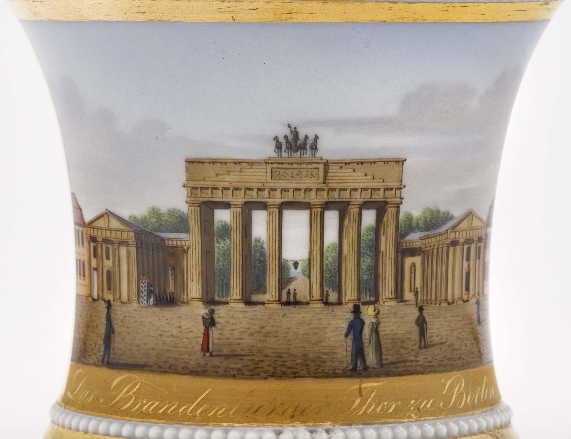 Ansichtentasse mit Untertasse "Das Brandenburger Thor zu Berlin"KPM Berlin, um 1830 Porzellan. - Bild 2 aus 2