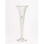 VaseTiffany & Co., New York Silber. Pokalform, trompetenförmiger Fuß. Profiliert. Monogr. GML. Am