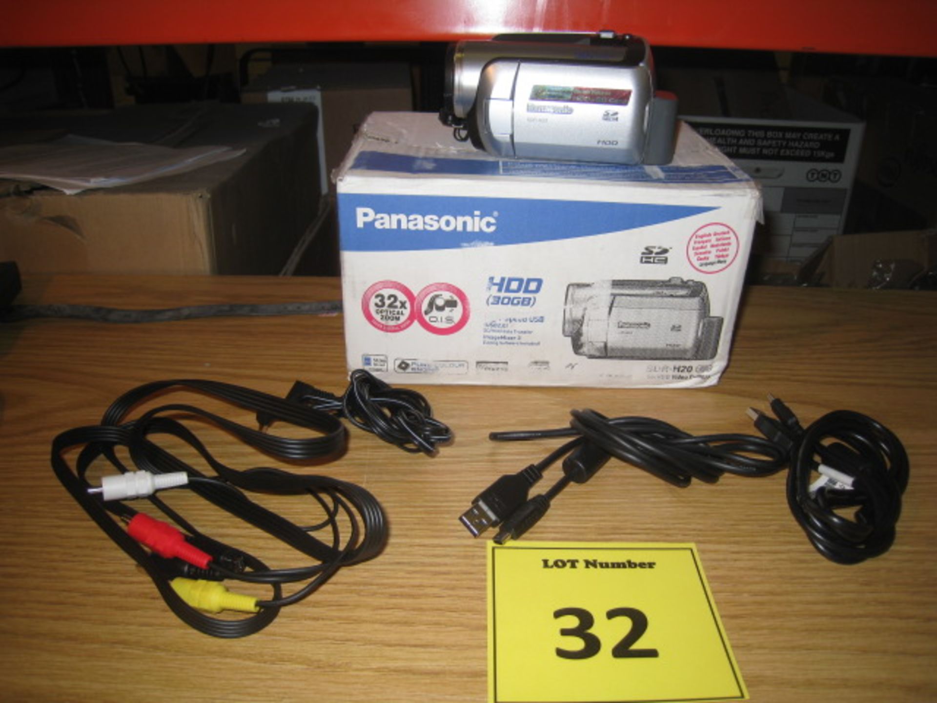 Boxed Panasonic SDR-H20 digital camcorder. 30gb hard drive & SD card recording. charger and cables - Image 4 of 4