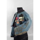 BOLERO DE ZOUAVE PONTIFICAL. Boléro de Lieutenant de zouave pontifical ayant appartenu au Lieutenant