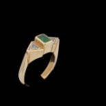 Yellow-gold 18K (750 milliemes) ring set with one central step-cut emerald surrounded by troida-