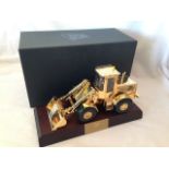 BRITAINS - JCB 414S FARM SPECIAL - COLLECTORS EDITION - GOLD PLATED - (40575)