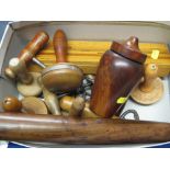 Box of assorted treen items to include b