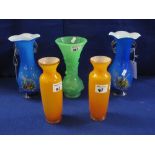 Four items of assorted coloured glass, i