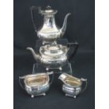 EDWARD VII FOUR PIECE SILVER TEA AND COFFEE SET comprising teapot, coffee pot, cream jug and two