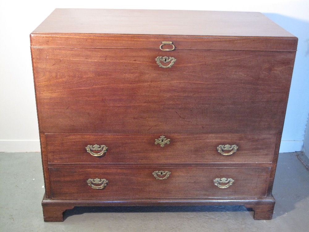 LARGE 18TH CENTURY MAHOGANY ESTATE SILVER CHEST having moulded hinged top revealing baize lined