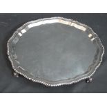 ELIZABETH II SILVER PIECRUST EDGE SALVER RAISED ON FOUR SCROLLED FEET, Birmingham, 1968, makers mark