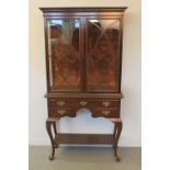 EARLY 20th CENTURY MAHOGANY CHINA DISPLAY CABINET in Georgian style having moulded dental cornice