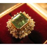 18ct GOLD, EMERALD AND DIAMOND RING.  Th