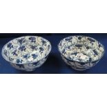 Pair of Chinese porcelain blue and white rice bowls with stylized Linzhi fungus and flower spray
