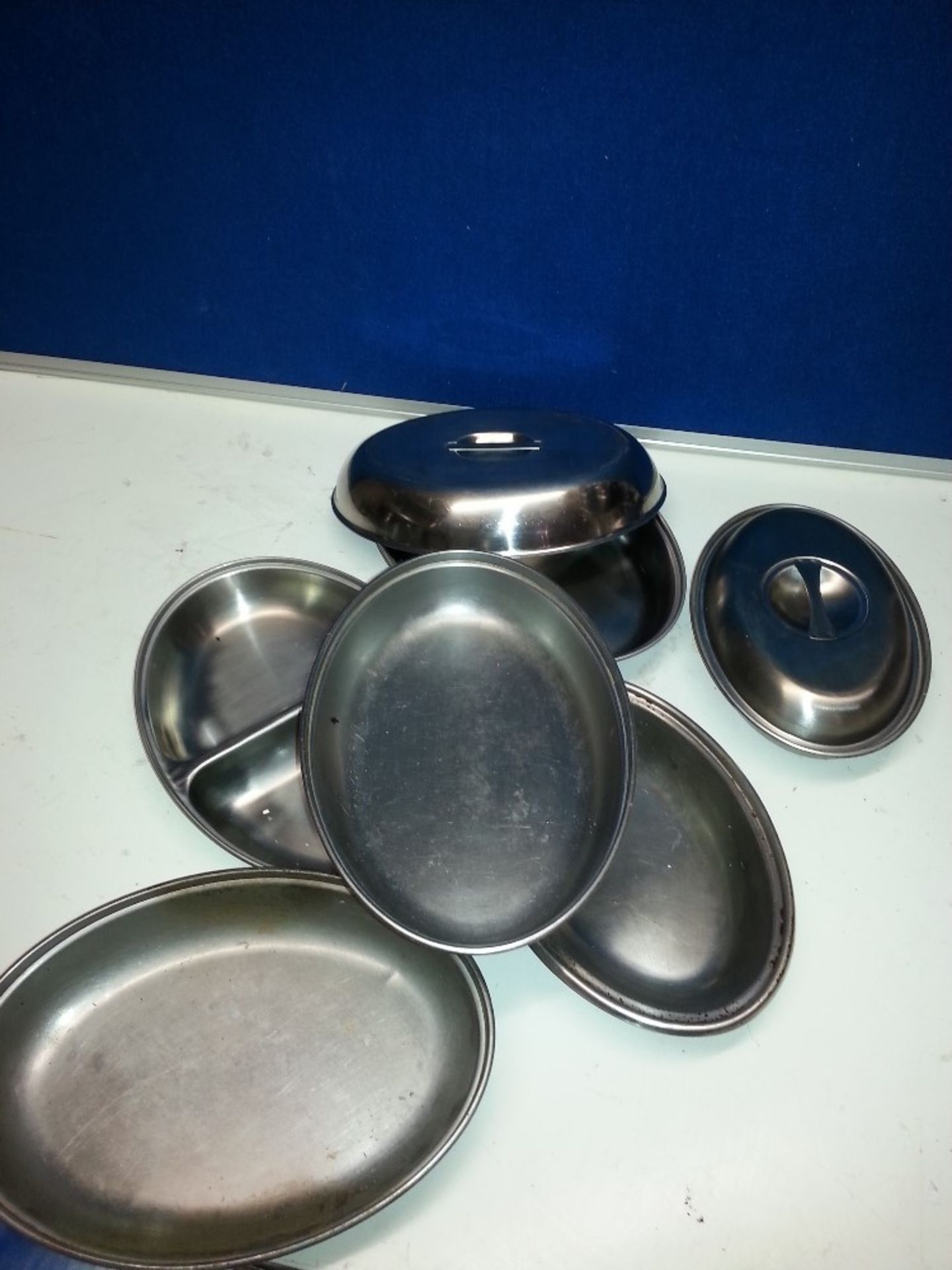6x Stainless steel veg dishes with lids