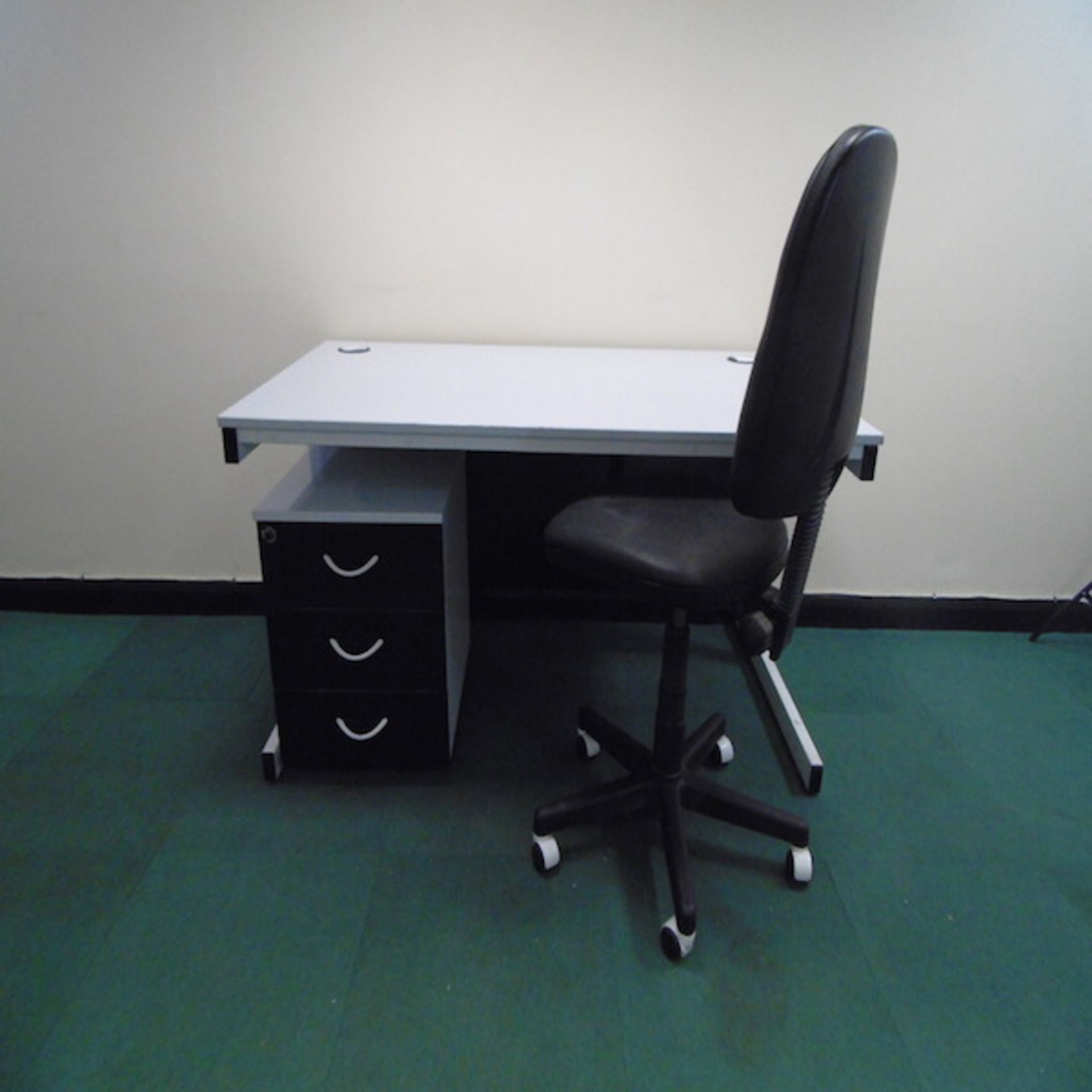 White/Black Office Setup - Desk / Drawers / Chair