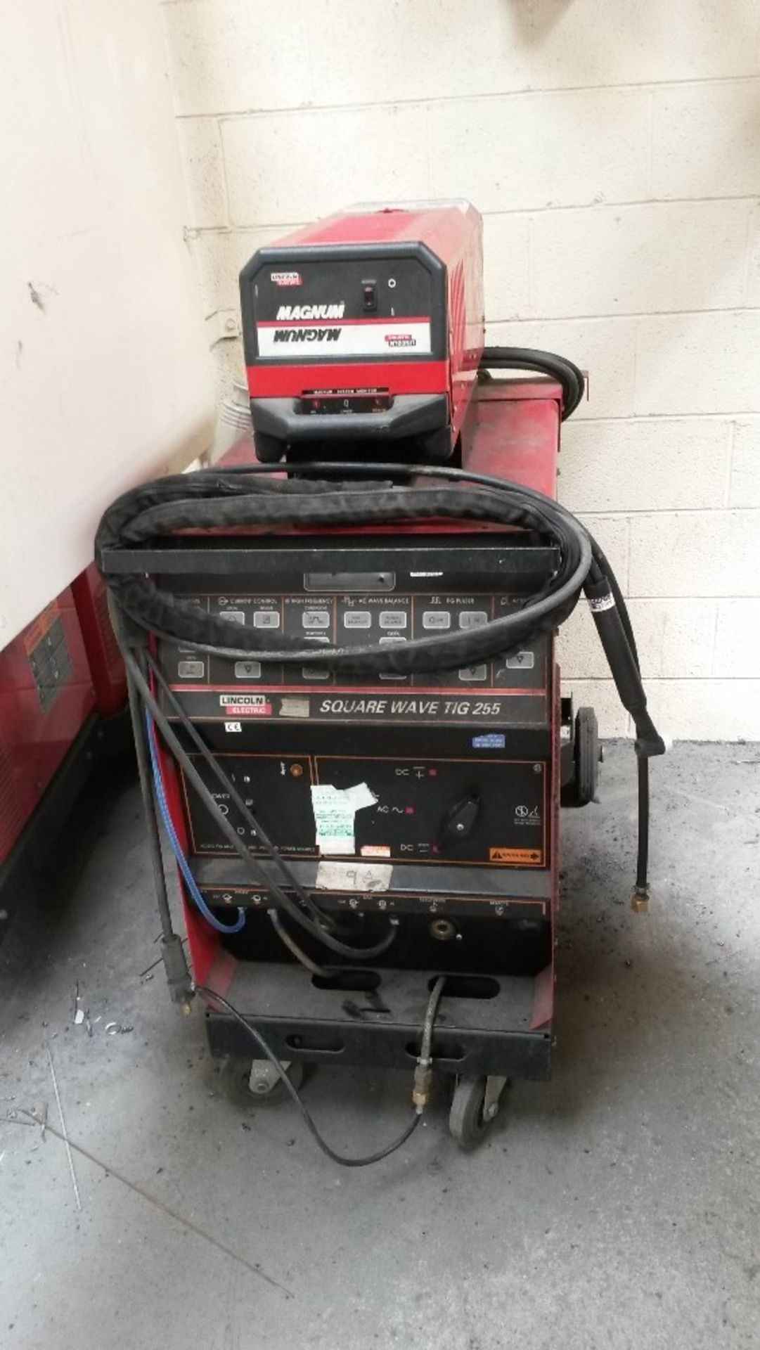 Lincoln 3 Phase electric Square Wave Tig Welder 255, has been used till last week complete with