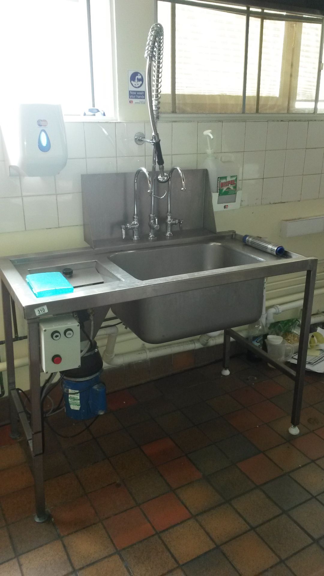 stainless steel dishwasher sink with pre rinse hose