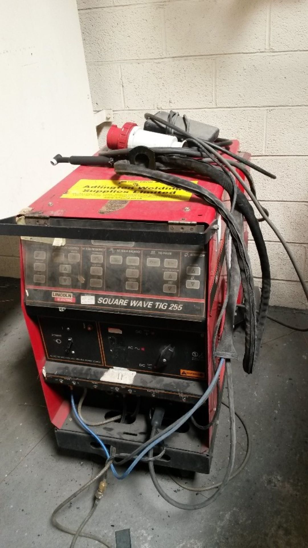 Lincoln 3 Phase electric Square Wave Tig Welder 255, has been used till last week - Image 3 of 3