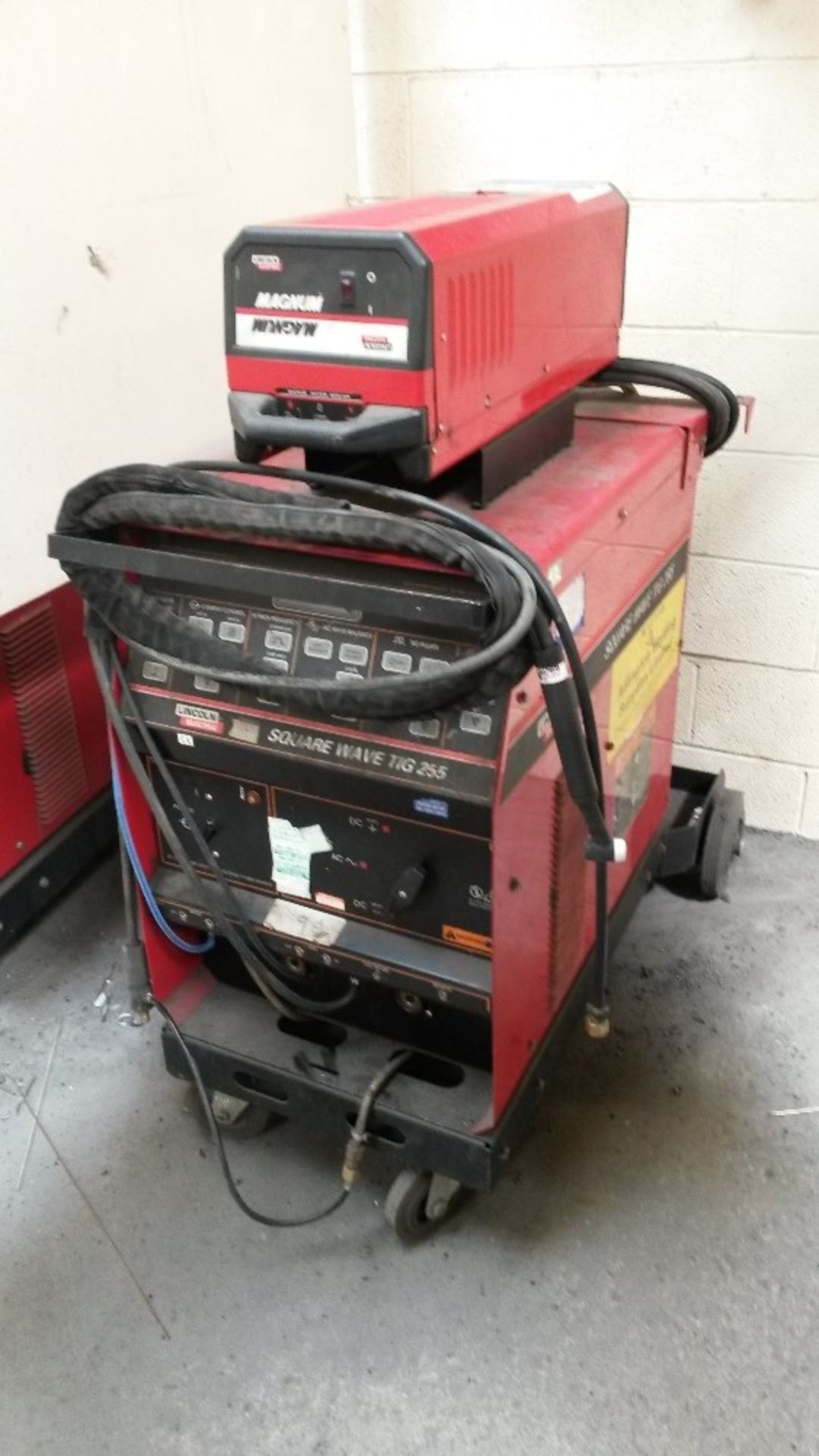 Lincoln 3 Phase electric Square Wave Tig Welder 255, has been used till last week complete with - Image 2 of 4