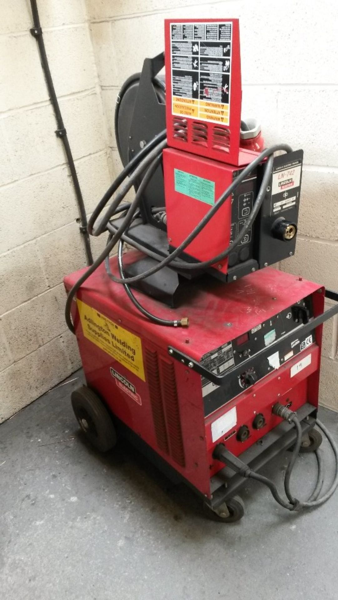 Lincoln Electric Welder, 3 phase. Model LN742 with a Lincoln Idealarc Gv-400-1 base on wheels - Image 3 of 3