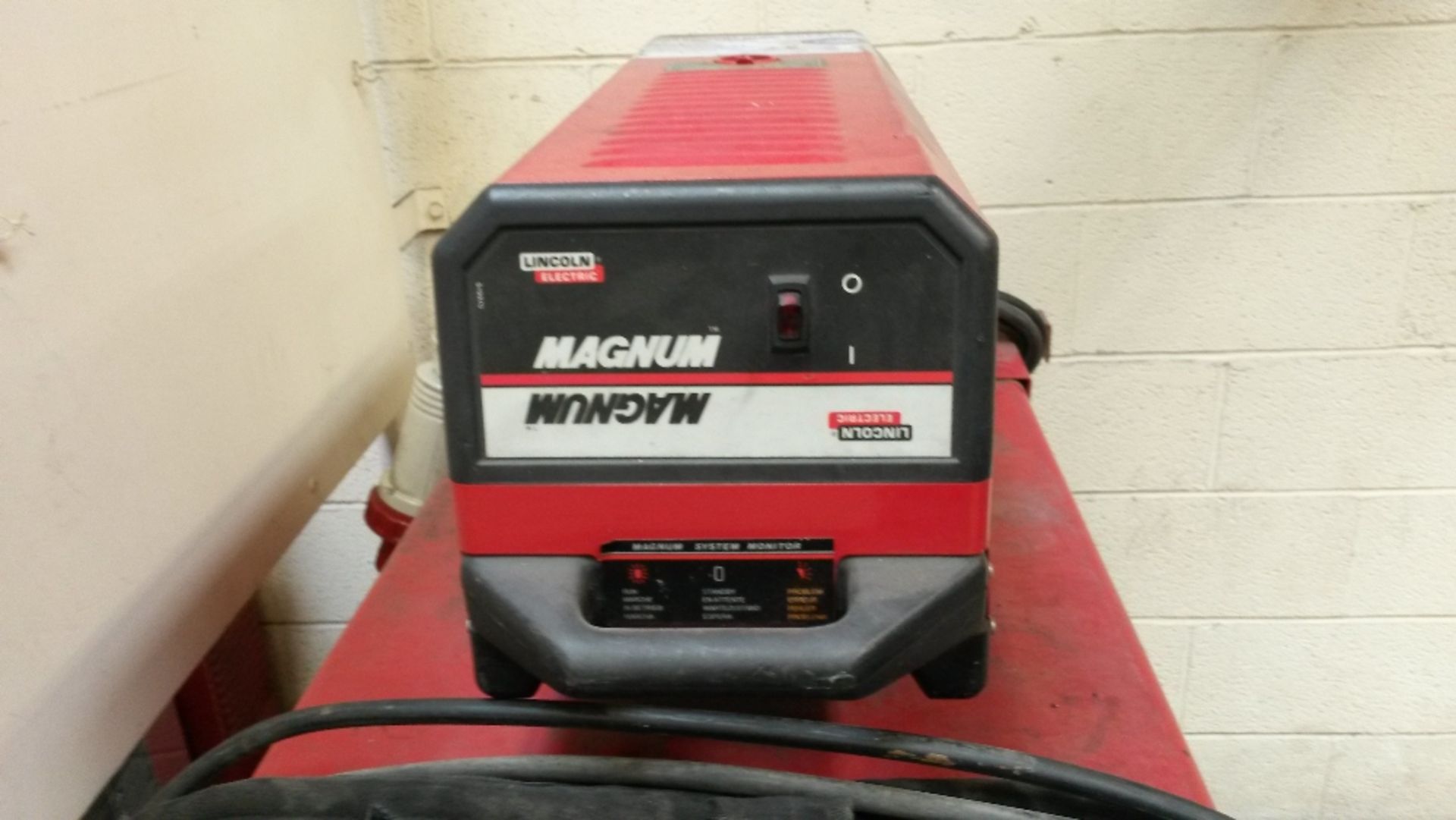 Lincoln 3 Phase electric Square Wave Tig Welder 255, has been used till last week complete with - Image 4 of 4