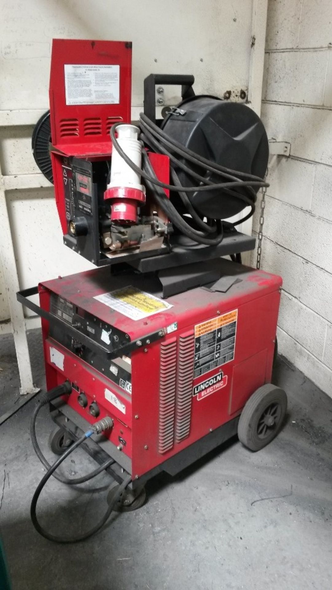 Lincoln Electric Welder, 3 phase. Model LN742 with a Lincoln Idealarc Gv-400-1 base on wheels - Image 3 of 3