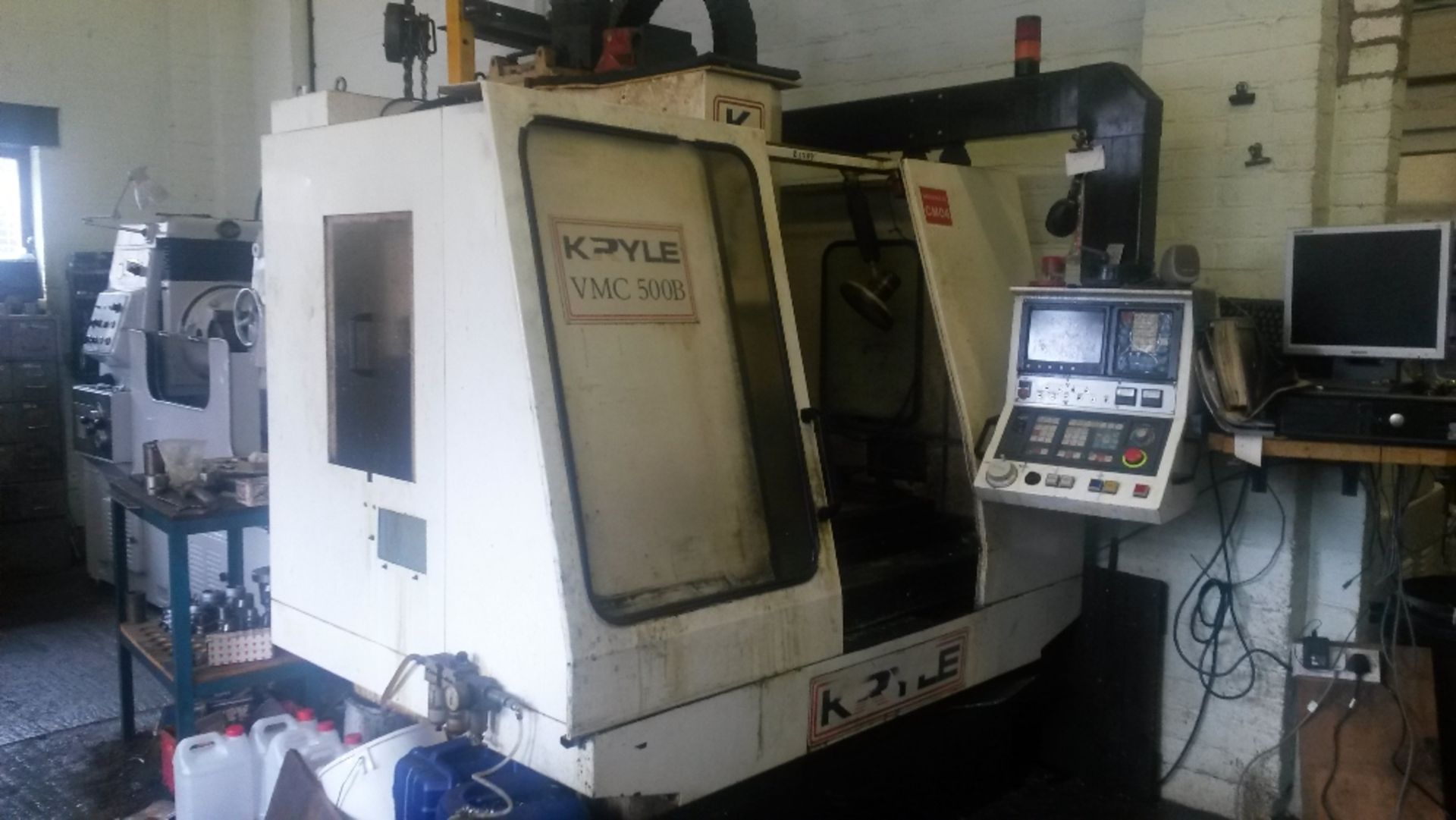 Kryle VMC500B CNC Milling Machine Machine Type :VERTICAL
Control :Fanuc
Number of Axes :3
X Axis