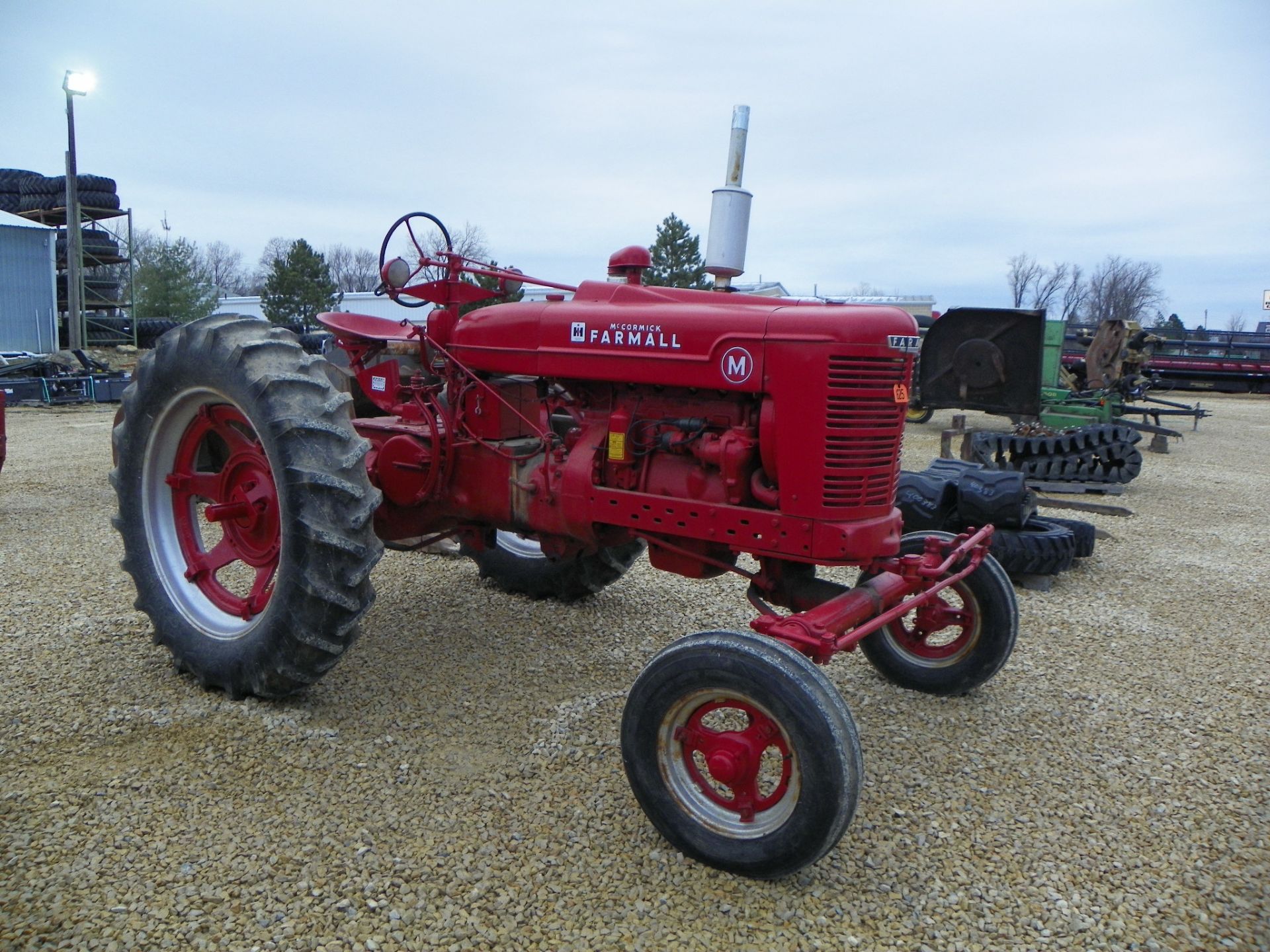 (Lot 625)  INTERNATIONAL M FARMALL TRACTOR OPEN STATION, WIDE-FRONT, GAS, PTO, HAS STUCK ENGINE - Image 2 of 2