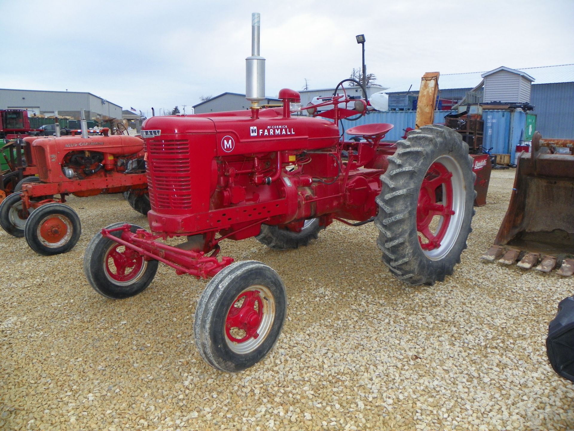 (Lot 625)  INTERNATIONAL M FARMALL TRACTOR OPEN STATION, WIDE-FRONT, GAS, PTO, HAS STUCK ENGINE