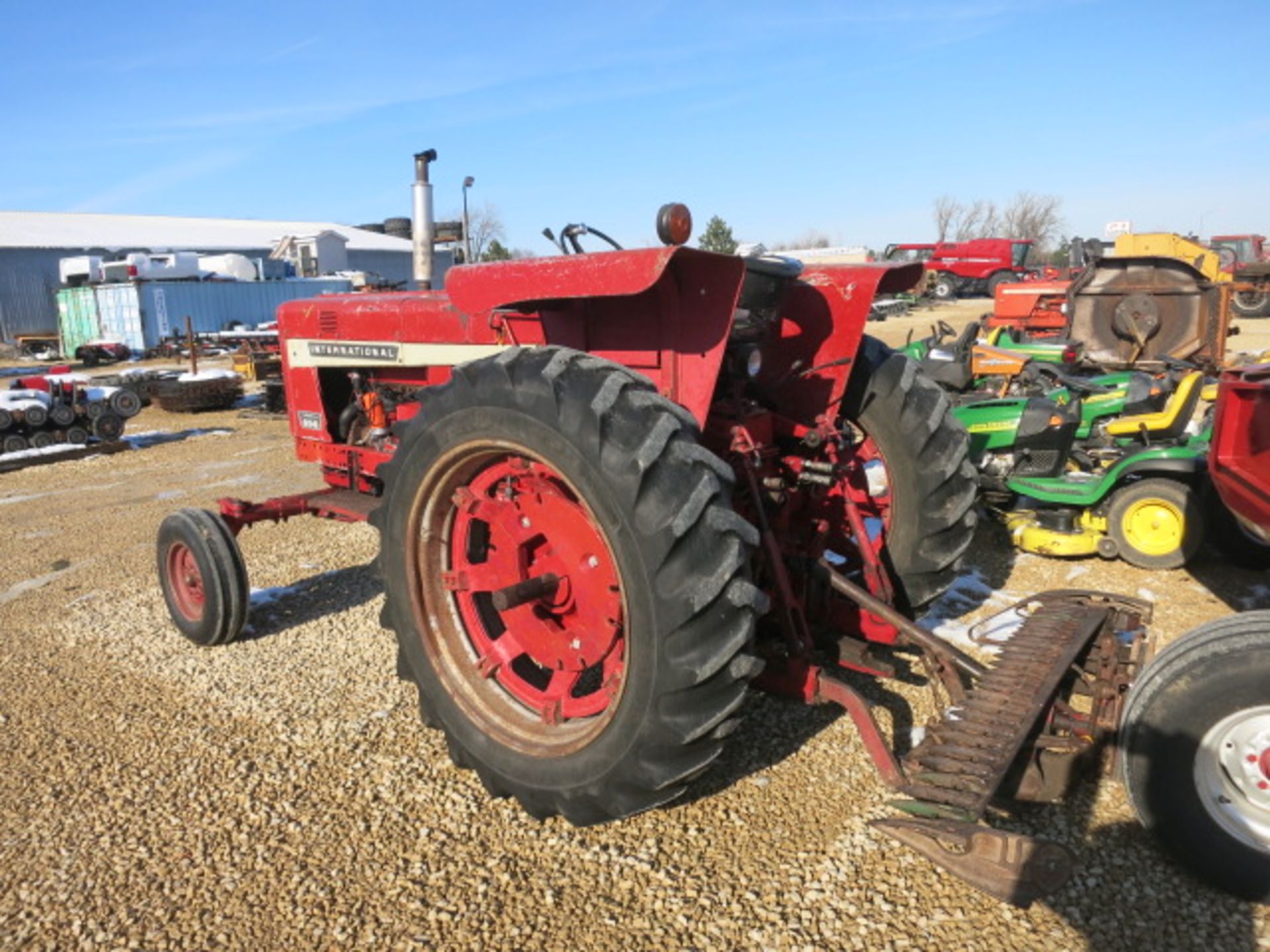 (Lot 94958)  INTERNATIONAL 656 TRACTOR OPEN STATION, WIDE-FRONT, GAS, FAST HITCH, PTO, WITH FAST - Image 2 of 13