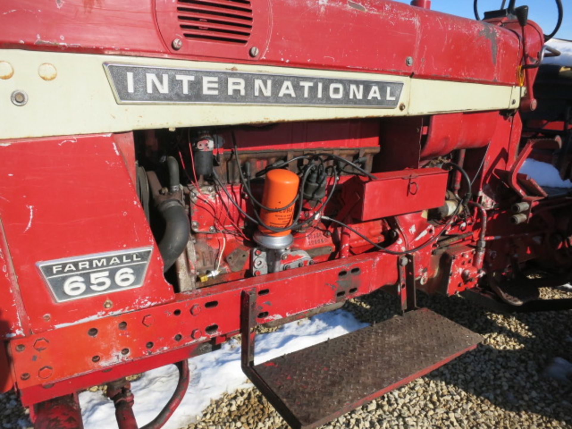 (Lot 94958)  INTERNATIONAL 656 TRACTOR OPEN STATION, WIDE-FRONT, GAS, FAST HITCH, PTO, WITH FAST - Image 11 of 13