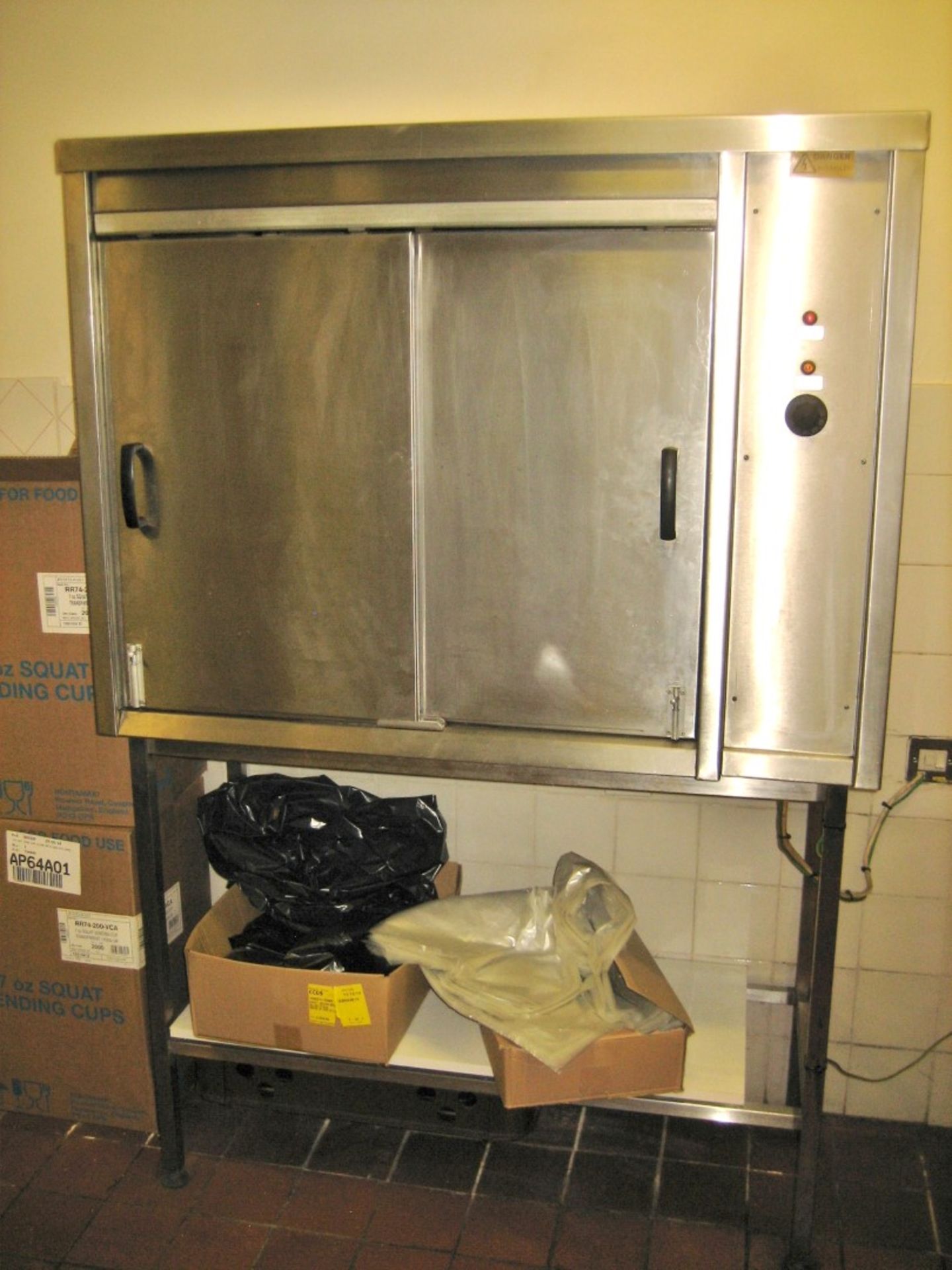 Stainless steel heated cabinet on stand (Lift out £10)