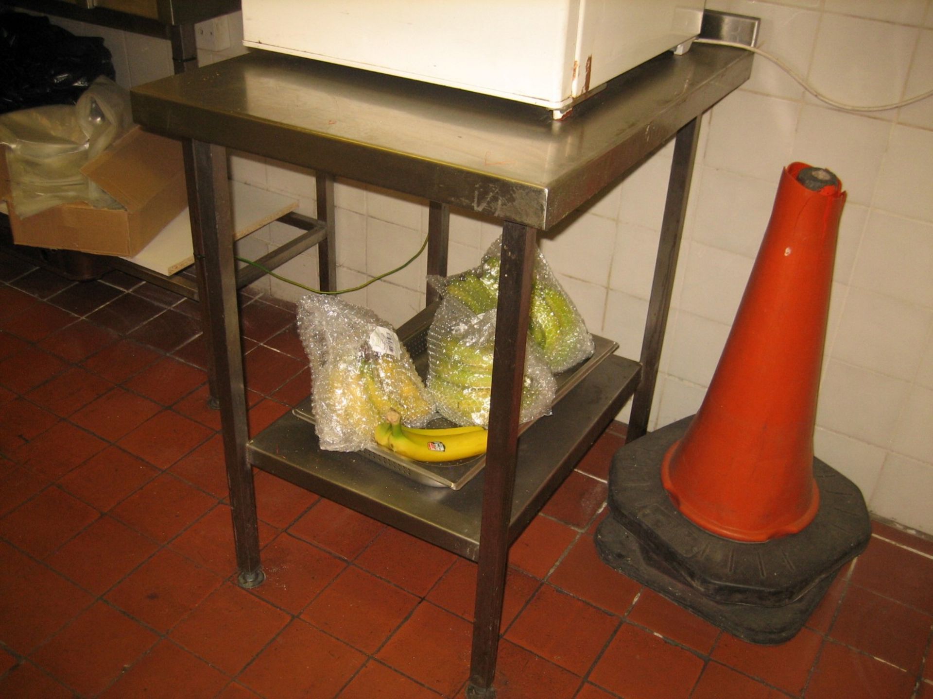 Stainless steel 2 tier preparation table (Lift out £10)