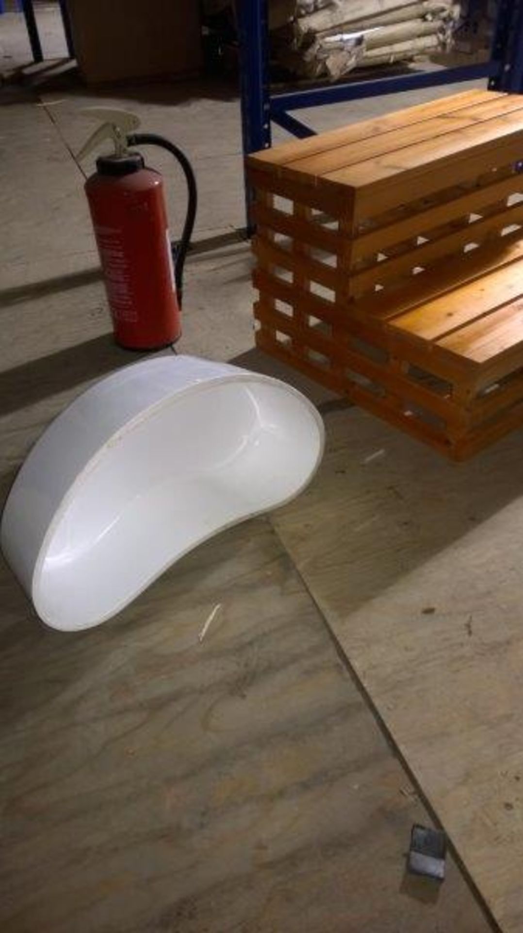 Solid fibreglass bath steps  new and boxed  delivery possible on this item, to anywhere, price extra - Image 2 of 2