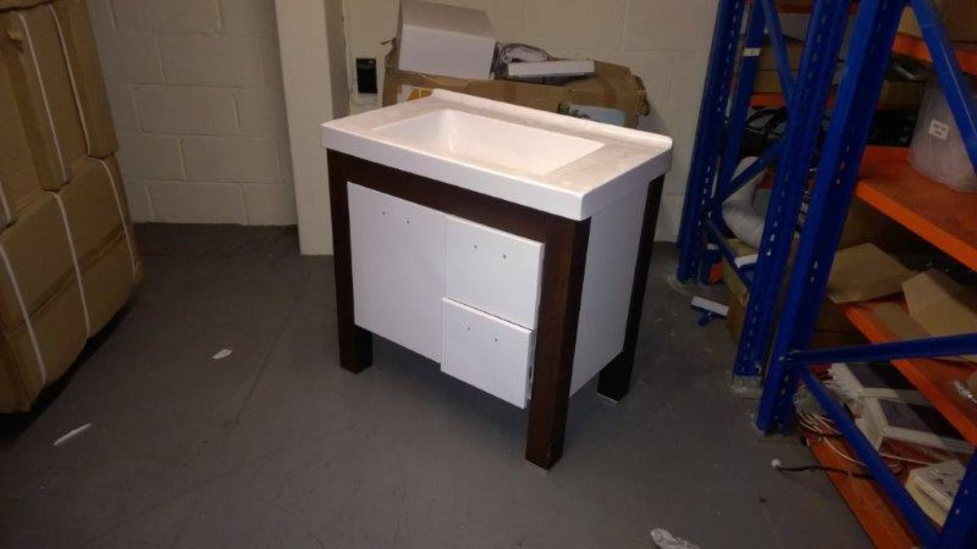 Bathroom vanity unit with mirror and wall cabinet (lights) delivery possible on this item, to