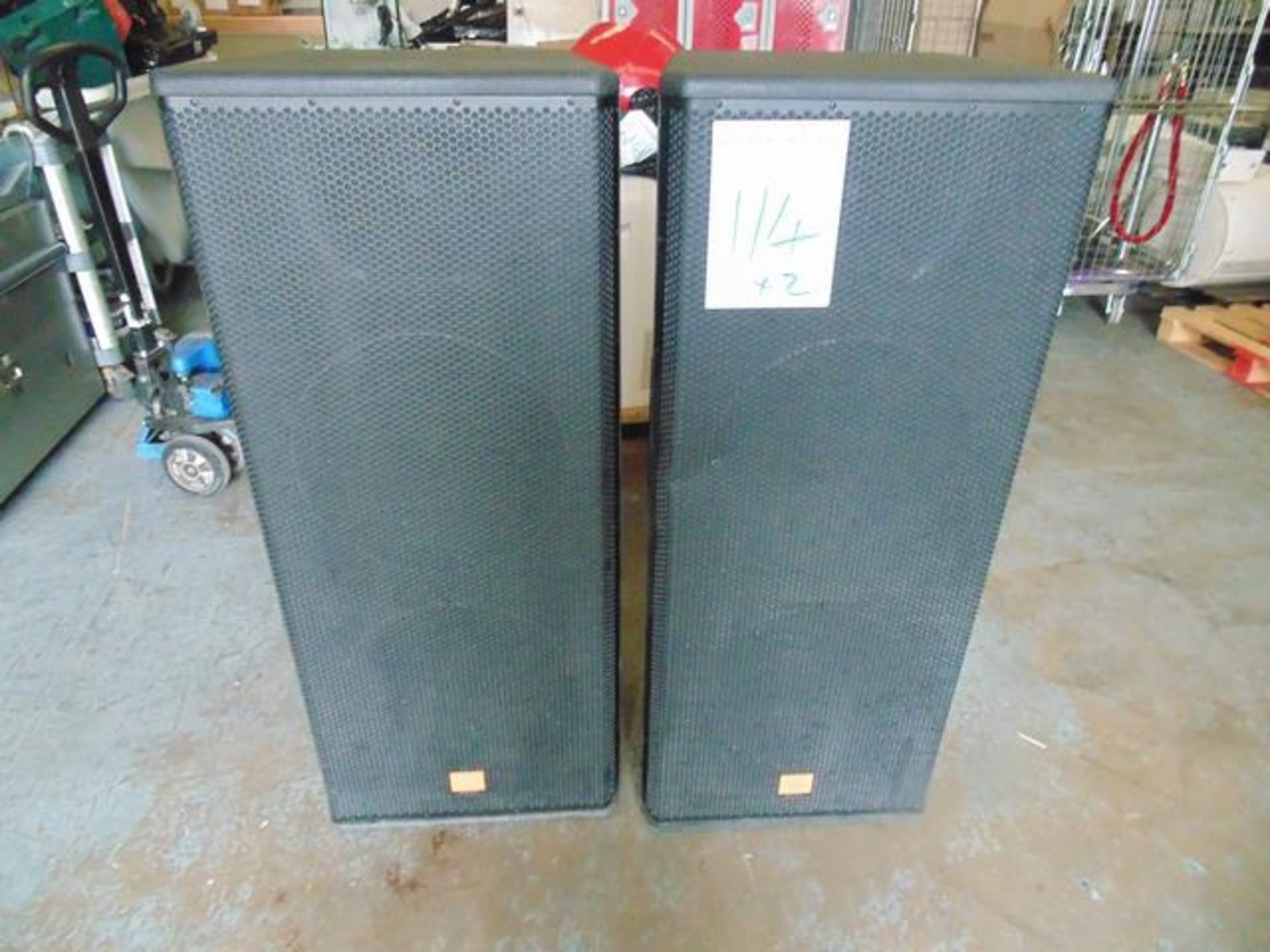2 x jbl speakers Model MRX525