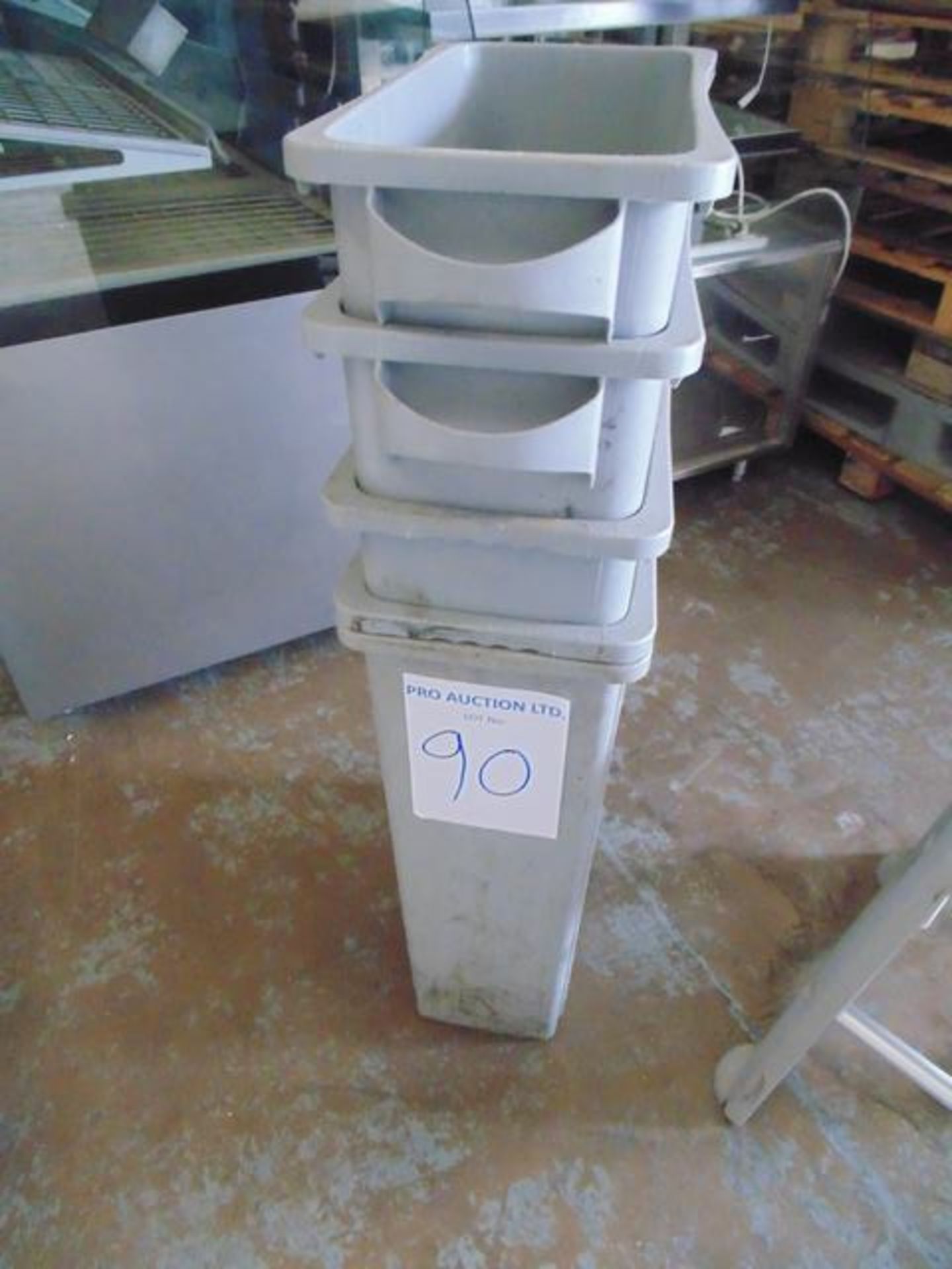 5 x gray plastic tall bins