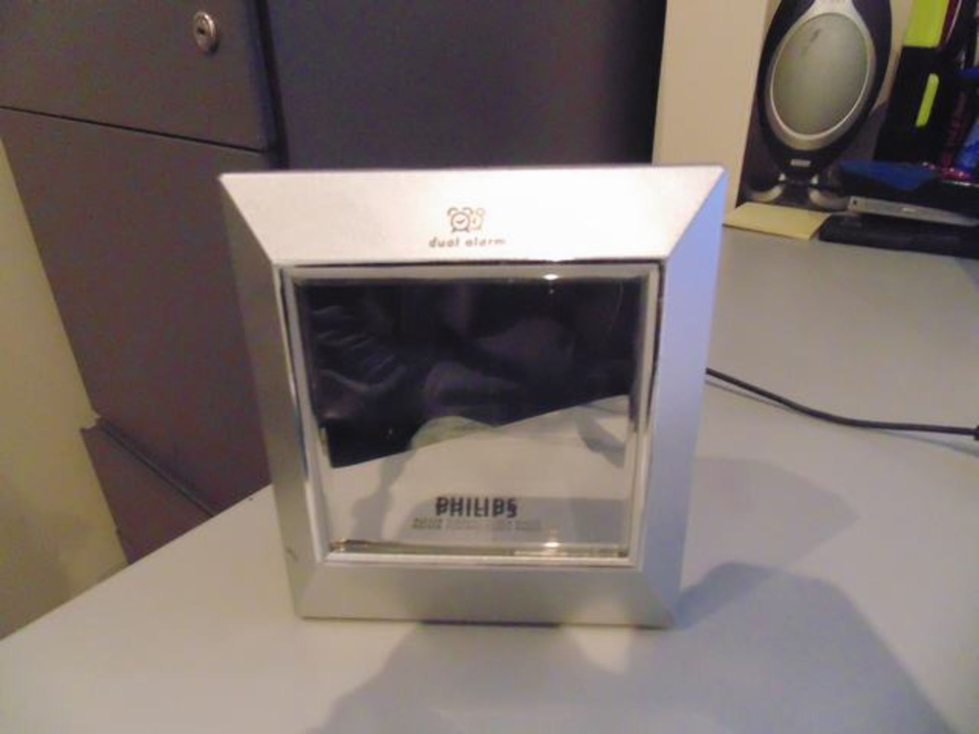 2 x Philips AJ3230 elegant clock alarm radio