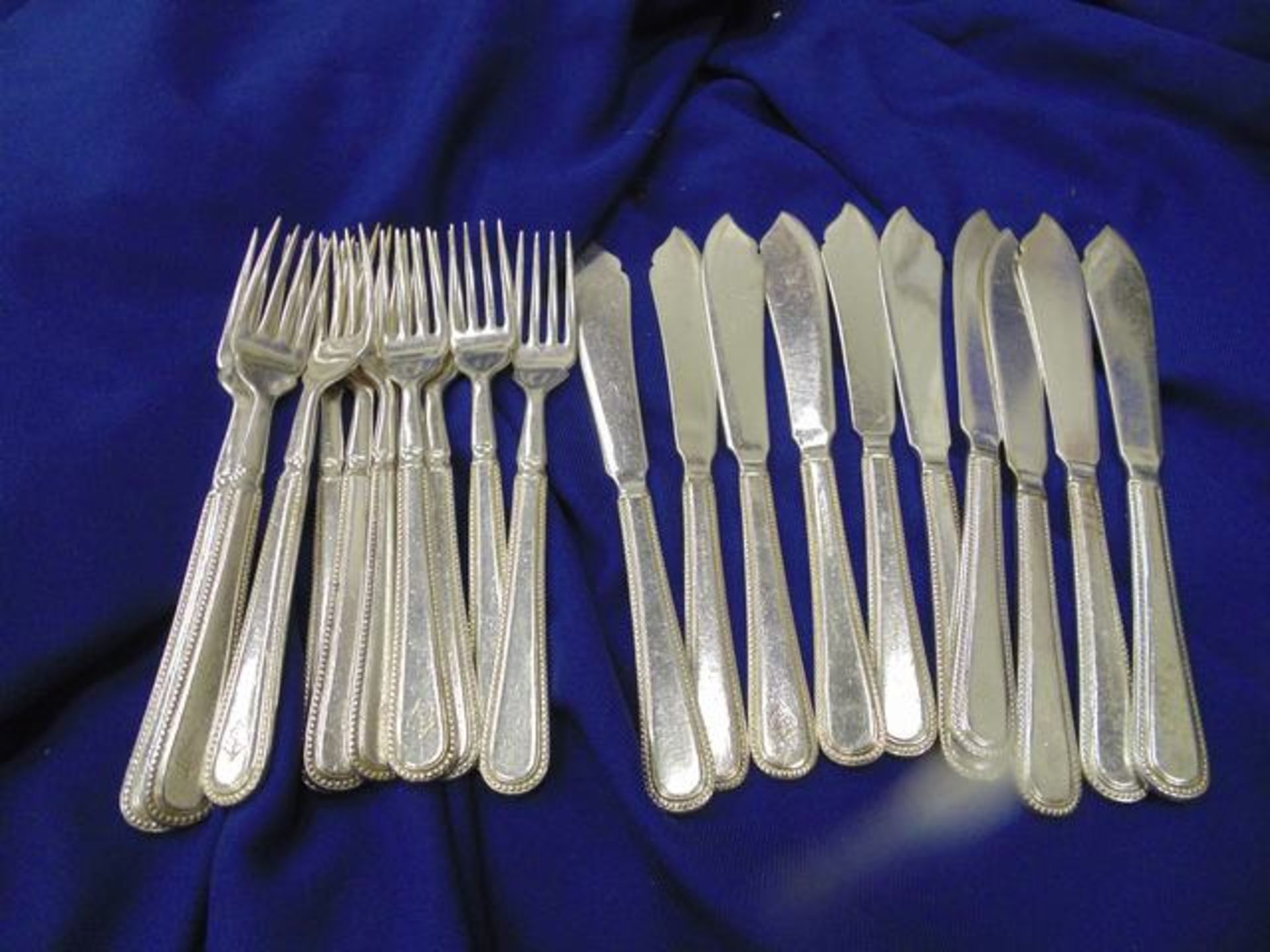 20 x 10 forks/10 fish knifes