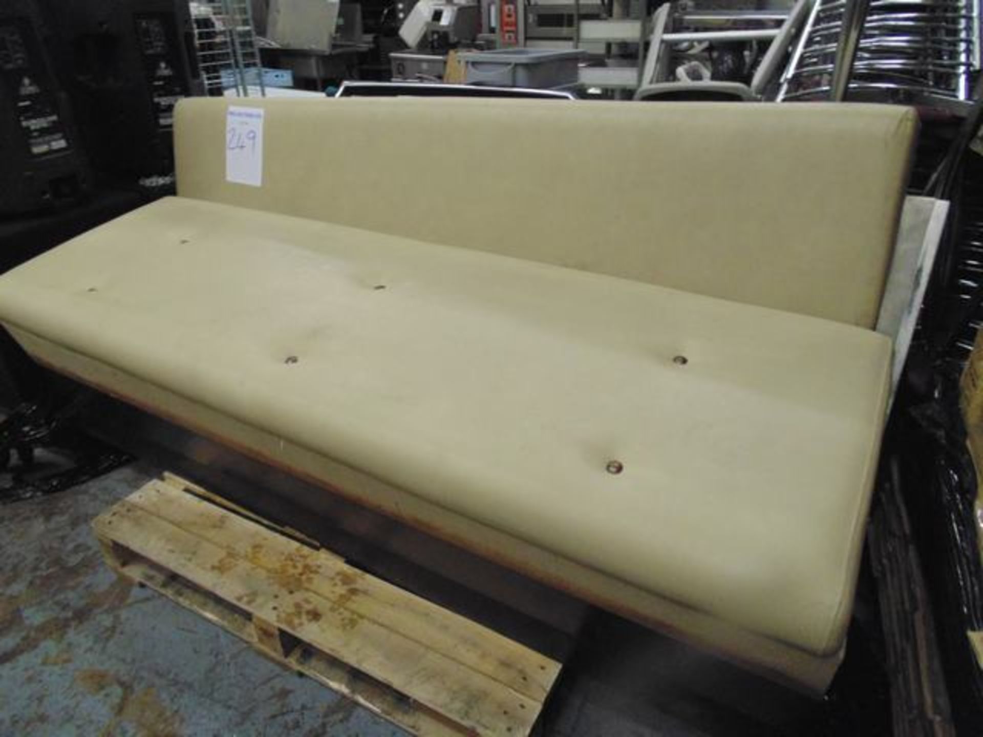 Cream seat bench  2000mm x 1040mm x 950mm