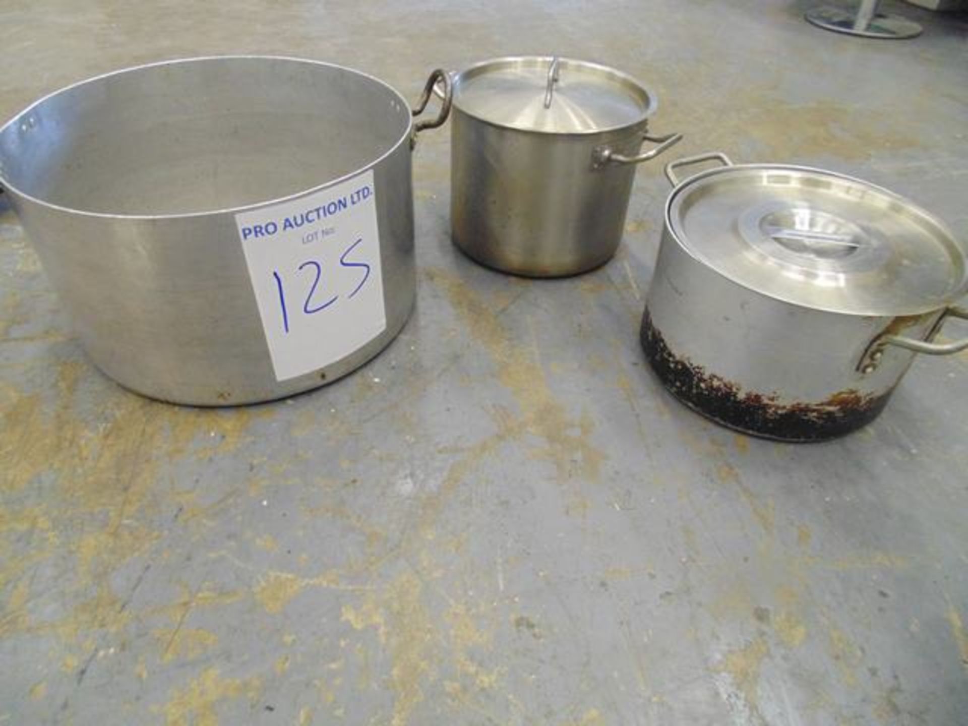 Various size stock pots