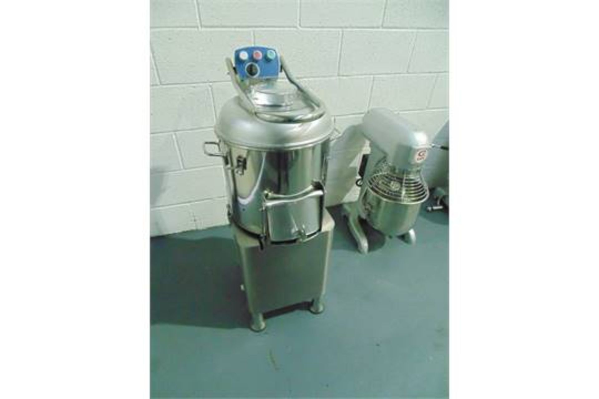 Commercial potato peeler floor standing capacity:400kgs per hour (880LB) the abrasive is highly