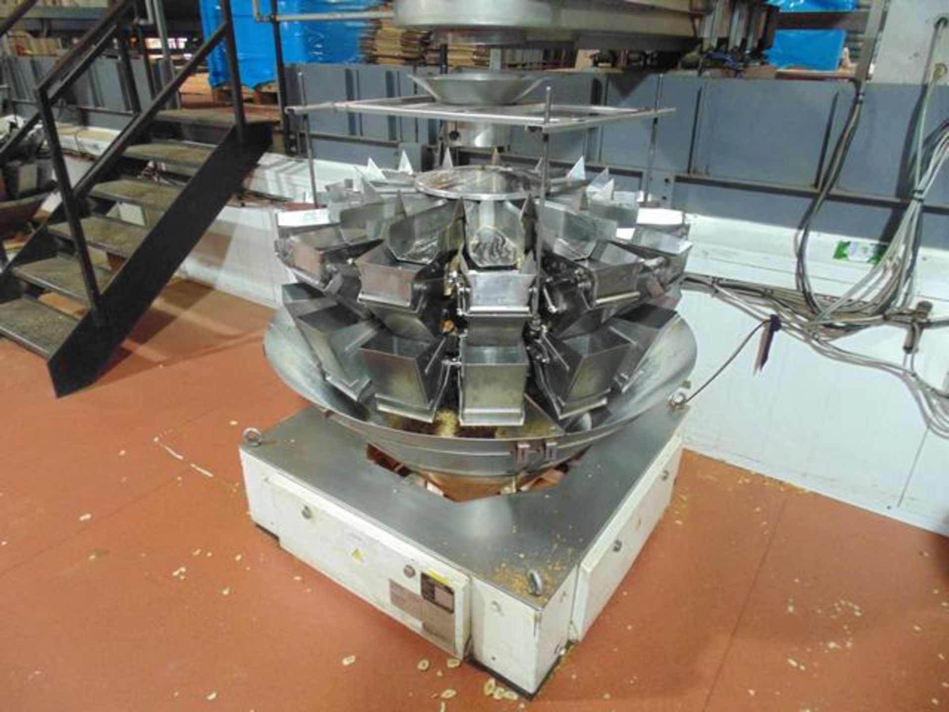 Ishida CCW-2-214/5/20 28 Pan Multhead Weigher Used On Snack Food Priduct Range 5g To 1000g  Yom 1990 - Image 2 of 3