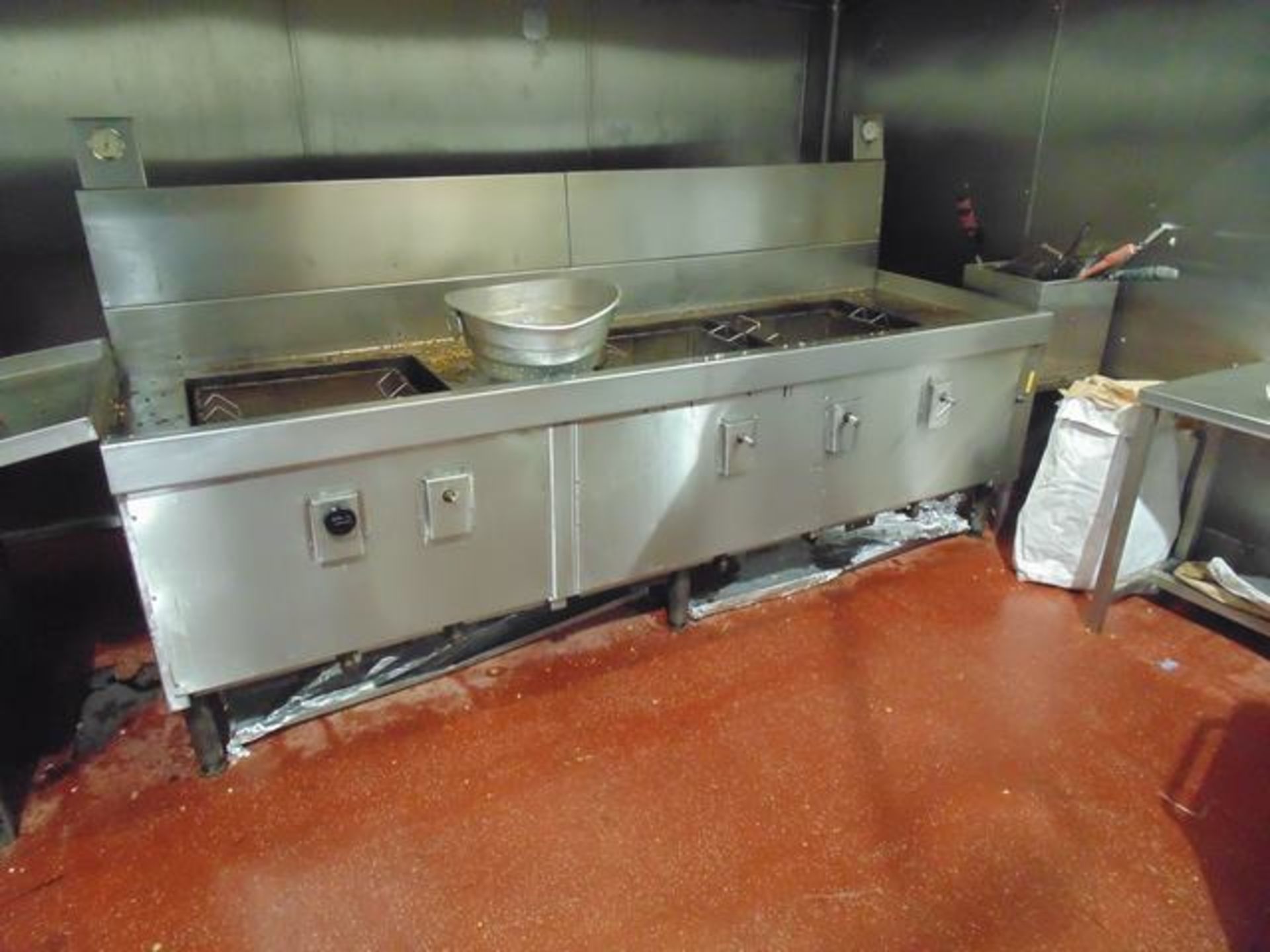 Batch Fryer 400 Litre Capacity Gas Fired 3 Tanks With Independent Burners 3400mm X 900mm  Lift out