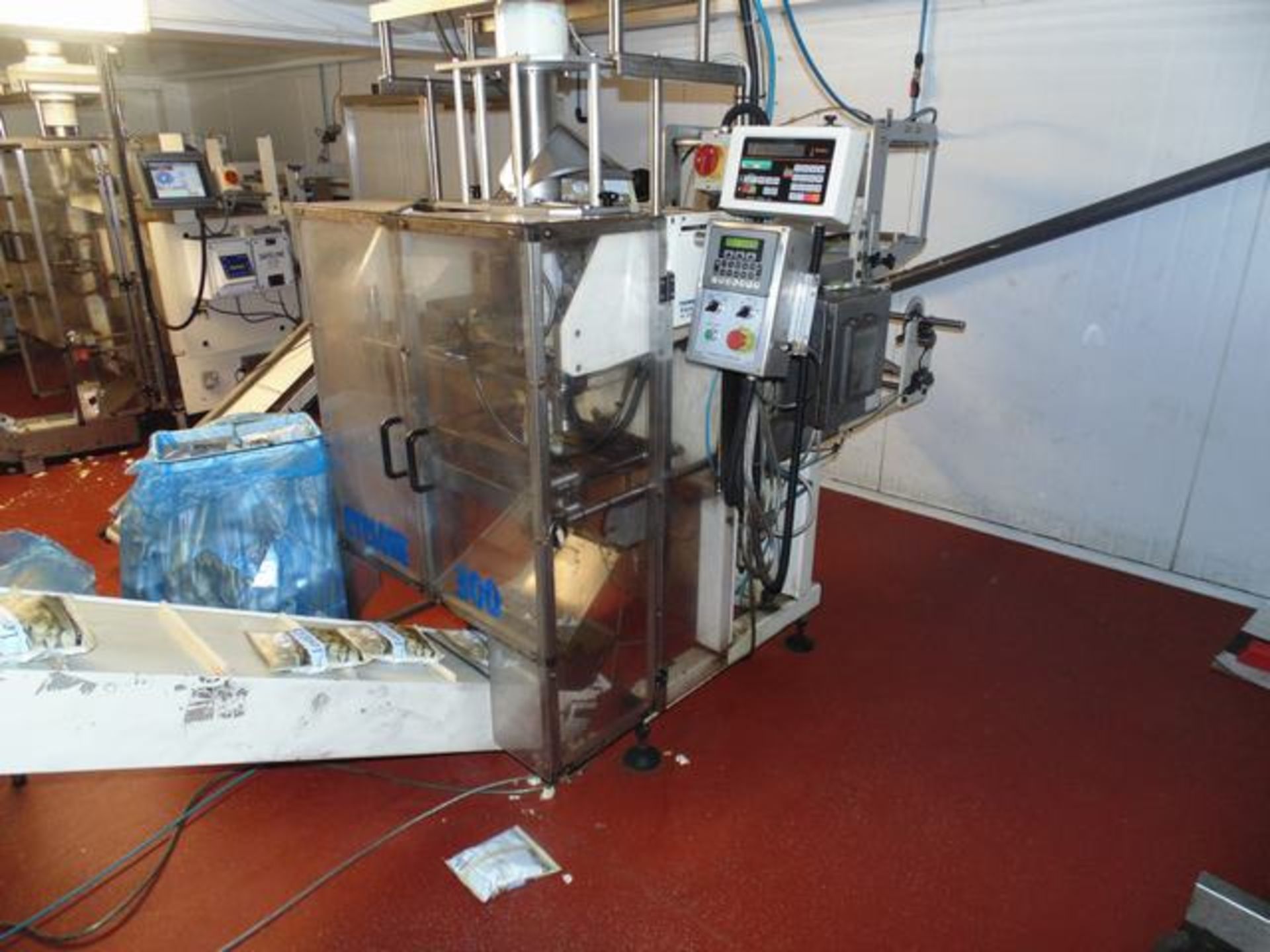 Cyclone 300 Vertical Form Fill And Seal Machine Bags Maximum 300mm X 400mm Standard Pillow Bag,
