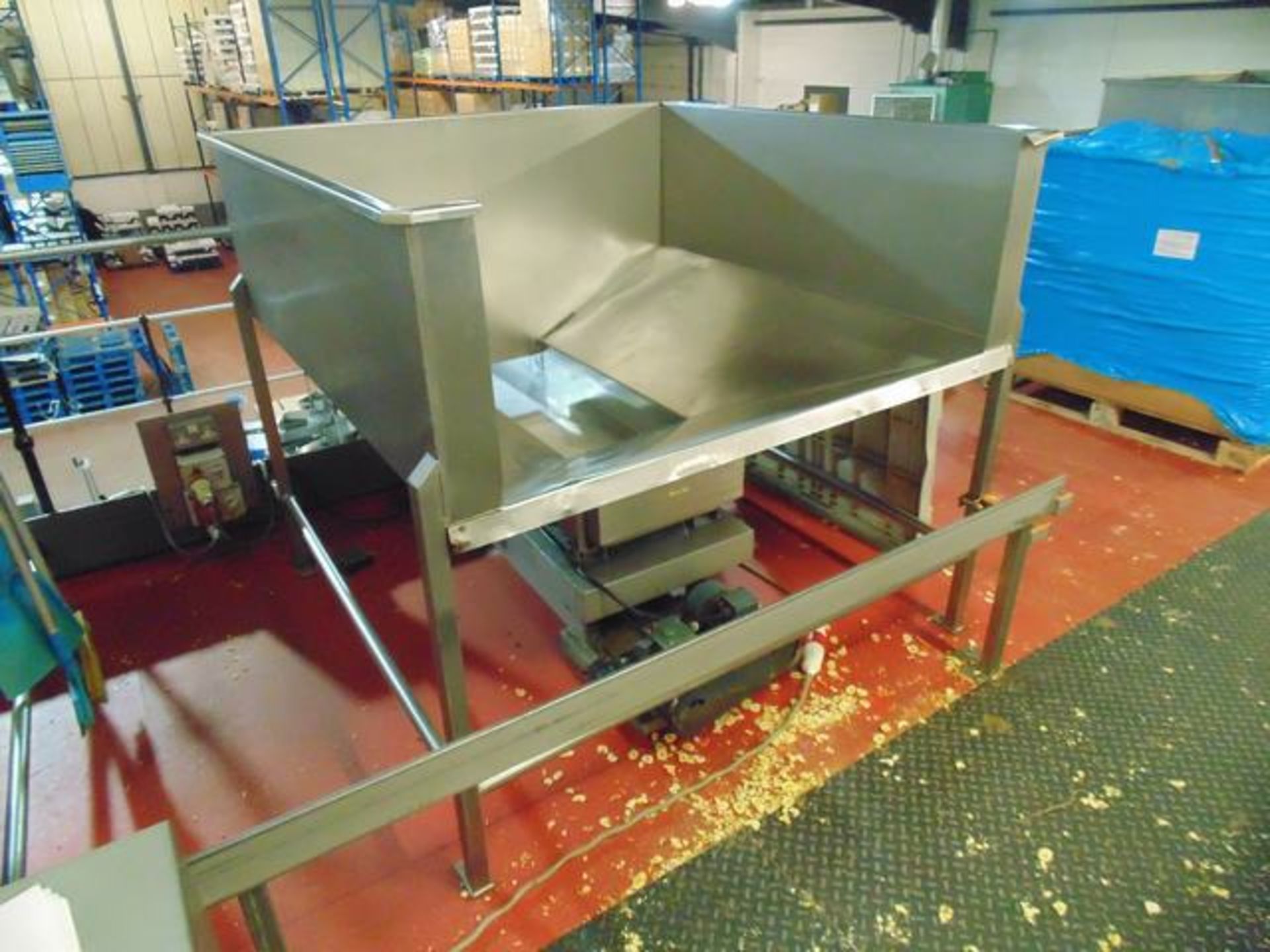 Linear Vibratory Feeder Stainless Steel Hopper 1600mm X 1600mm X 1400mm  Lift out charge  200