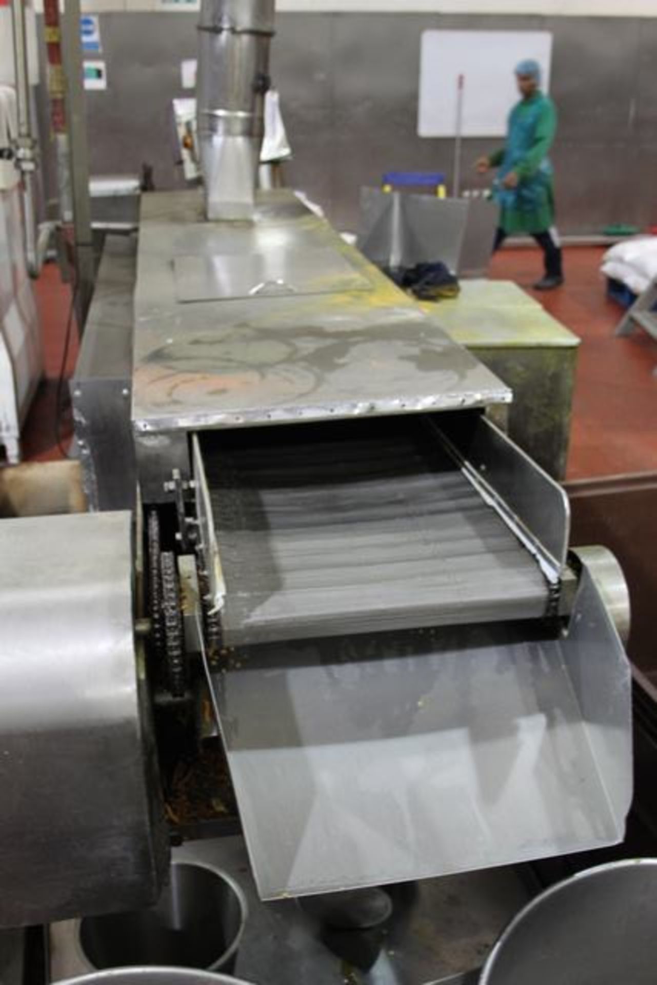 Stainless Steel 250kg Fryer 500mm Belt With Top Down And Take Out Belt Gas Fired 5000mm  Lift out - Image 2 of 6