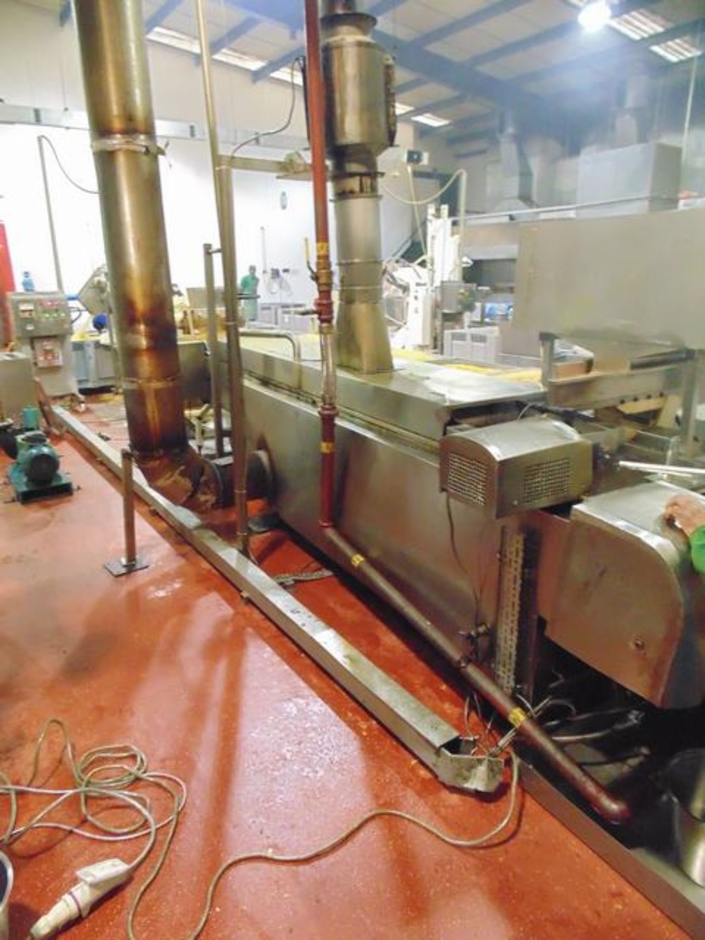 Stainless Steel 250kg Fryer 500mm Belt With Top Down And Take Out Belt Gas Fired 5000mm  Lift out - Image 2 of 5
