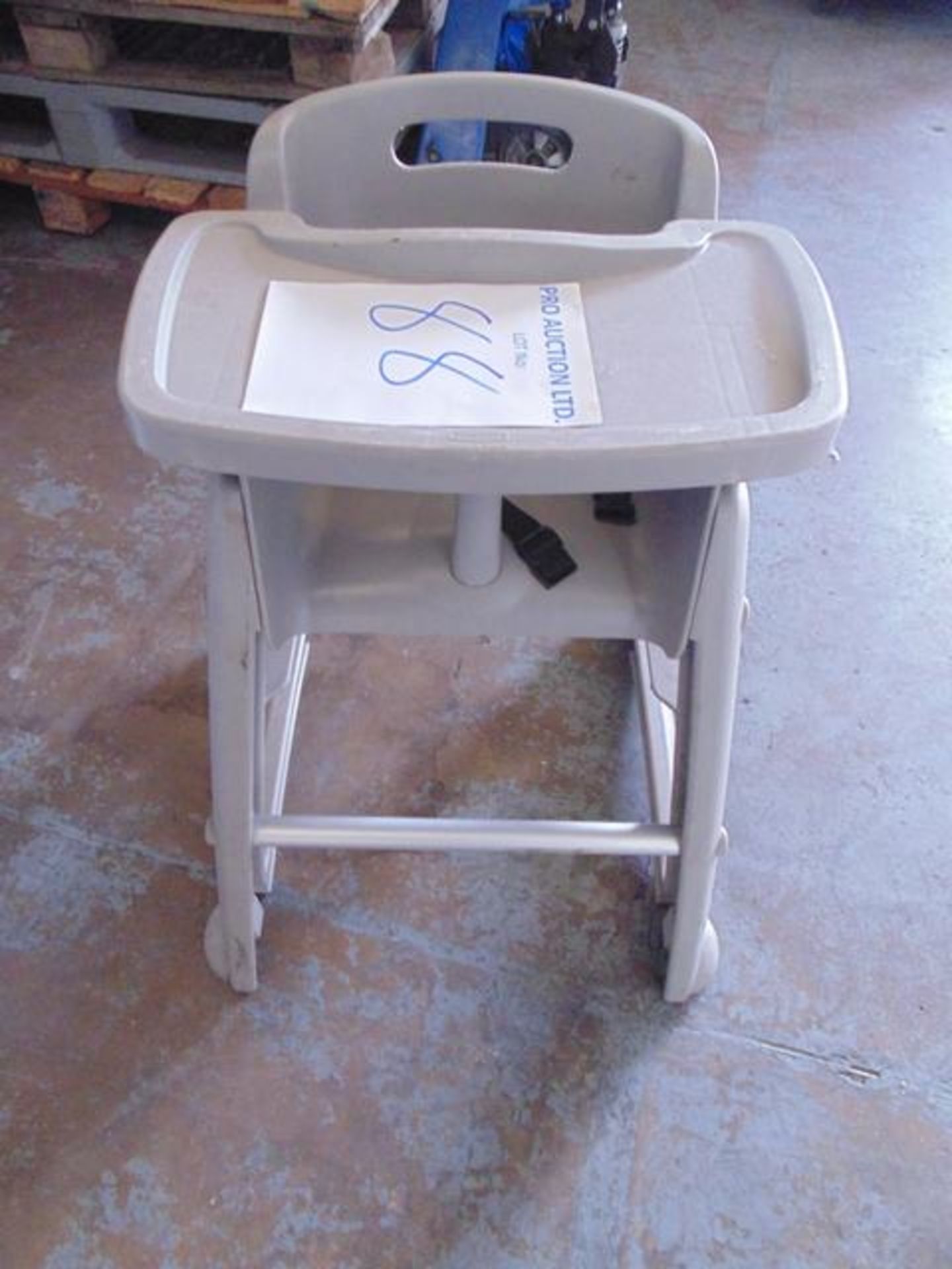 Grey plastic baby chair  470mm x 400mm x 720mm